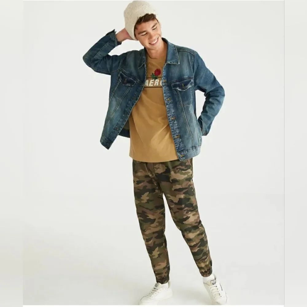Aeropostale Denim jacket small (Mens). Medium mens.